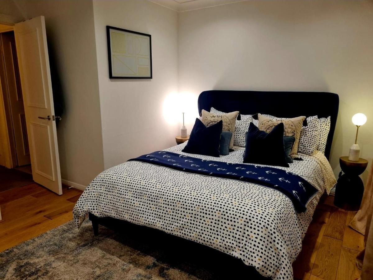 Gazde/Camere de închiriat Live Like A Celebrity On Millionaire's Row *
